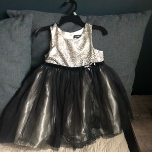 NEW Zunie tulle dress with sparkles size :2T